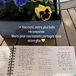 La De L'etang *